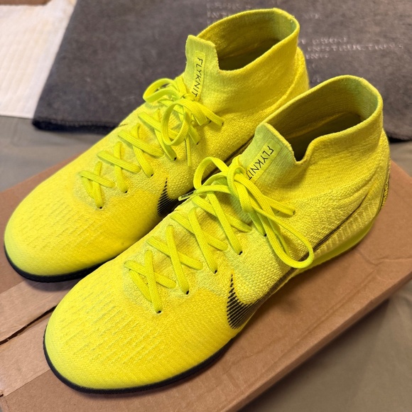 Nike Mercurial Superfly 6 Elite IC - Picture 1 of 4